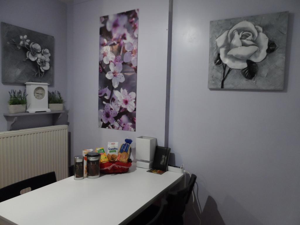Vakantiestudio Ciney Chapois Luaran gambar