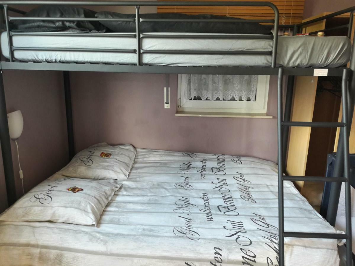 Vakantiestudio Ciney Chapois Luaran gambar